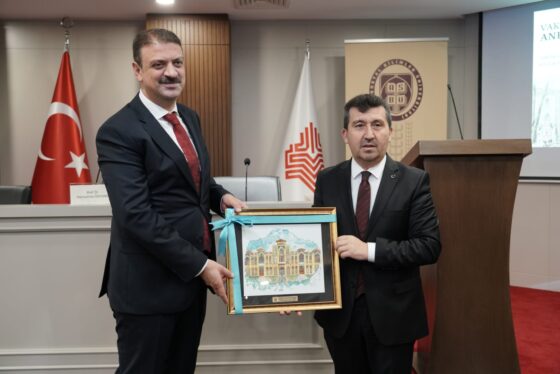 “Vakıf Geleneği ve Ankara Vakıfları Bilgi Şöleni” Başladı
